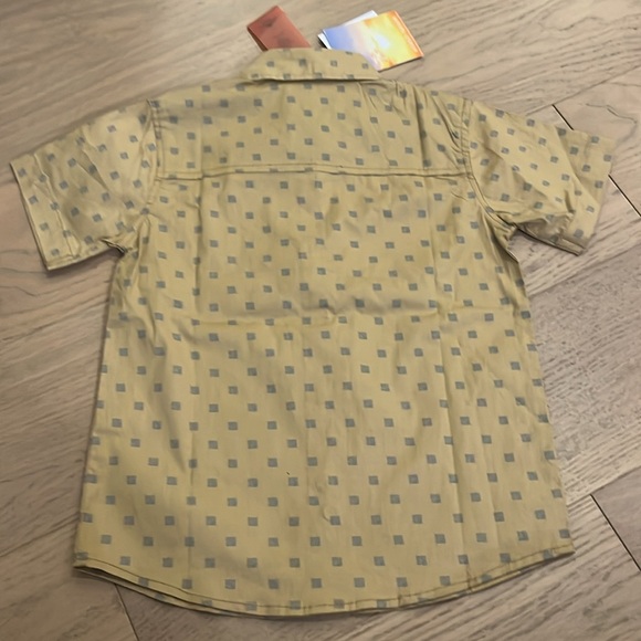BNWT Boys Button Down Sovereign Code Shirt Size 4 - Picture 3 of 4